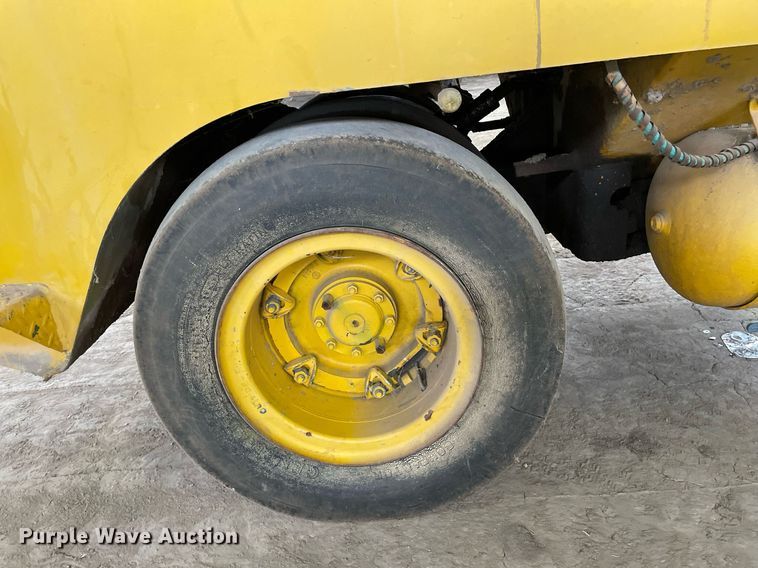 image for item MS9686 Hyster C530A  pneumatic roller