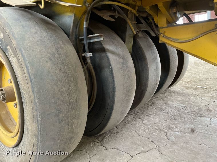 image for item MS9686 Hyster C530A  pneumatic roller