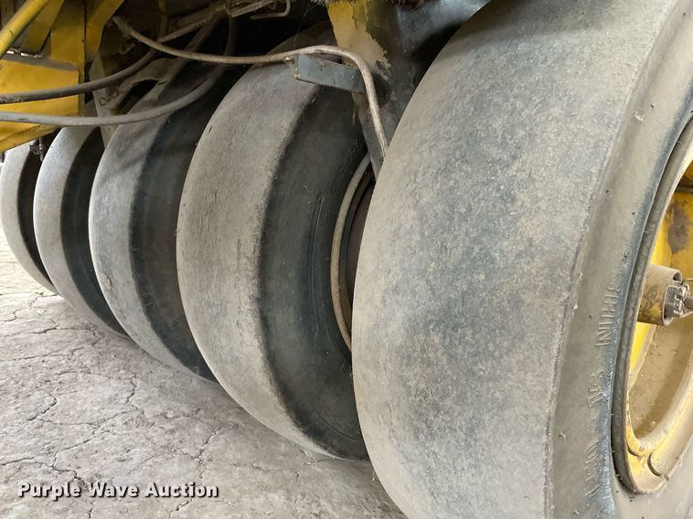 image for item MS9686 Hyster C530A  pneumatic roller