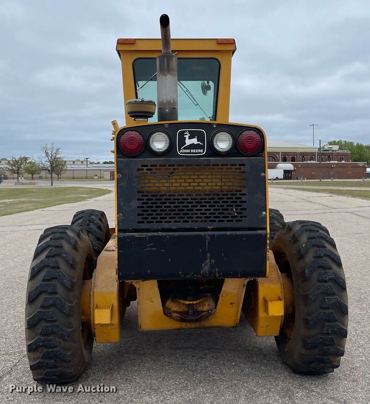 image for item MS9692 1984 John Deere 670A  motor grader