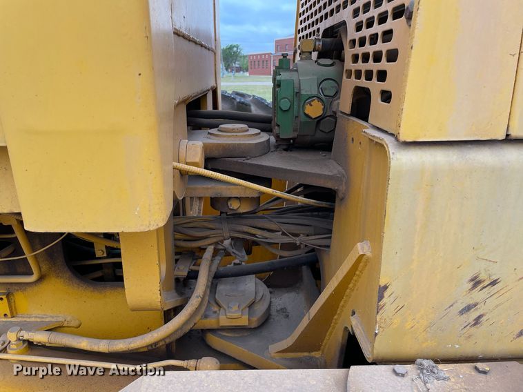 image for item MS9692 1984 John Deere 670A  motor grader