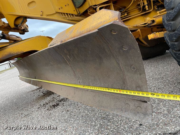 image for item MS9692 1984 John Deere 670A  motor grader