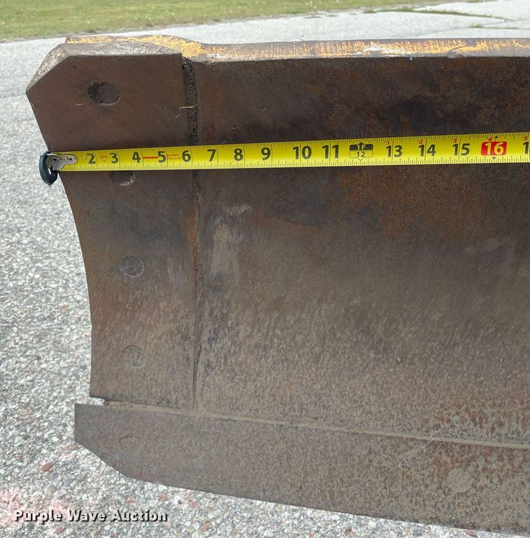 image for item MS9692 1984 John Deere 670A  motor grader