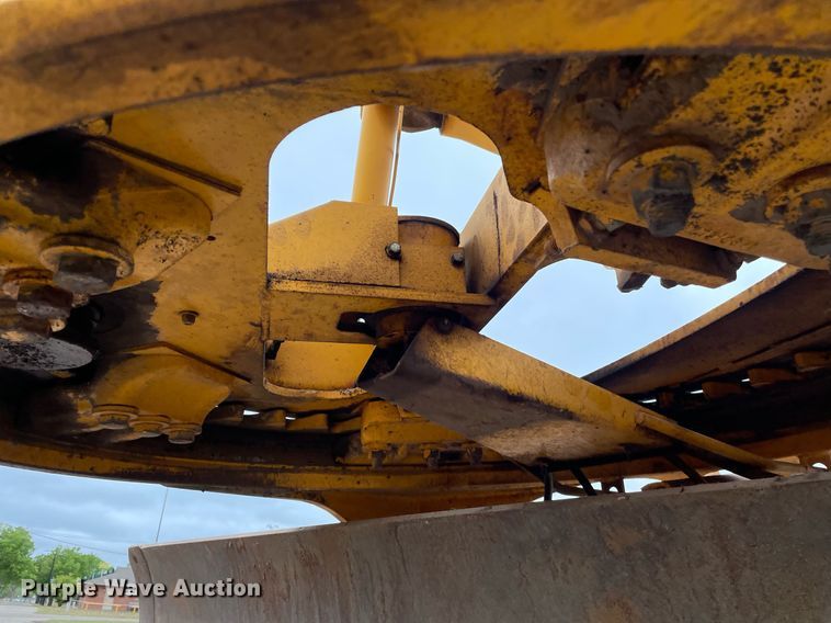 image for item MS9692 1984 John Deere 670A  motor grader