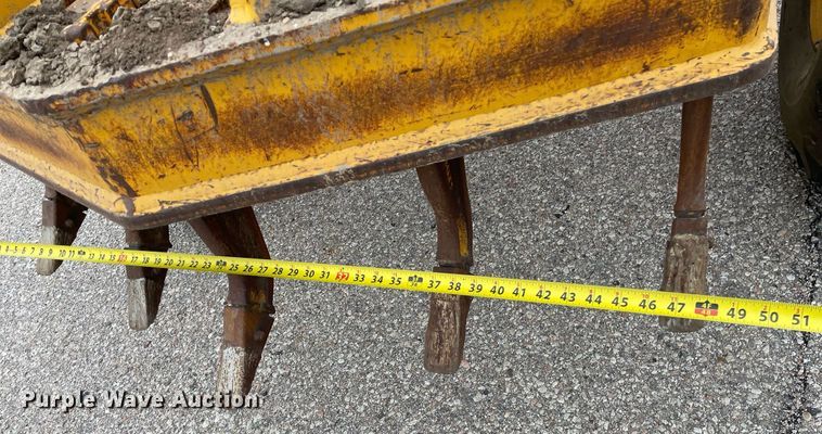 image for item MS9692 1984 John Deere 670A  motor grader