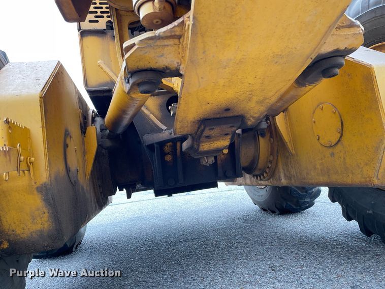 image for item MS9692 1984 John Deere 670A  motor grader