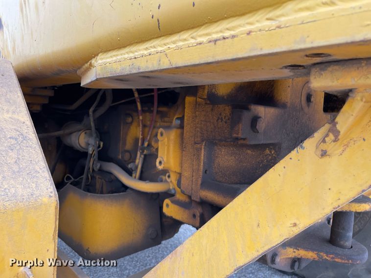 image for item MS9692 1984 John Deere 670A  motor grader