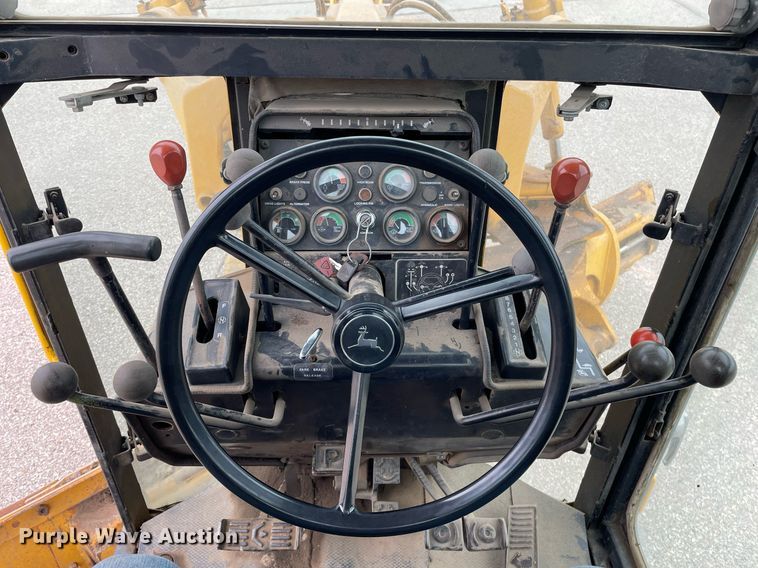 image for item MS9692 1984 John Deere 670A  motor grader