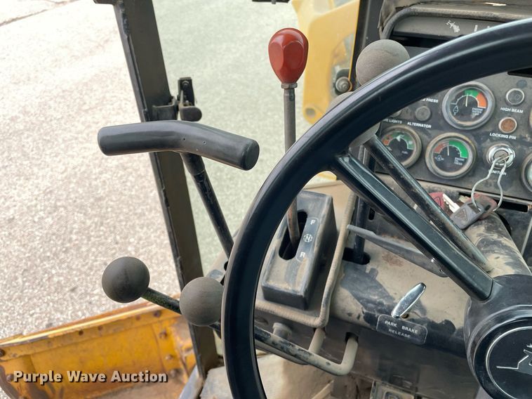 image for item MS9692 1984 John Deere 670A  motor grader