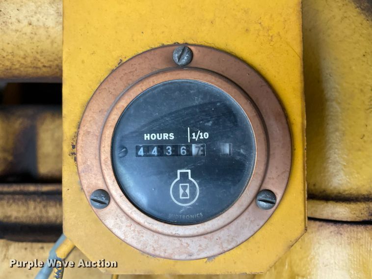 image for item MS9692 1984 John Deere 670A  motor grader