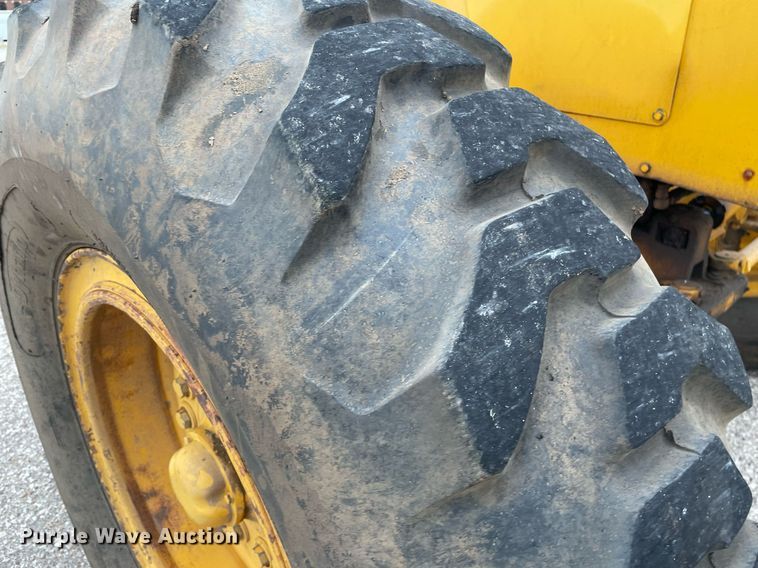 image for item MS9692 1984 John Deere 670A  motor grader