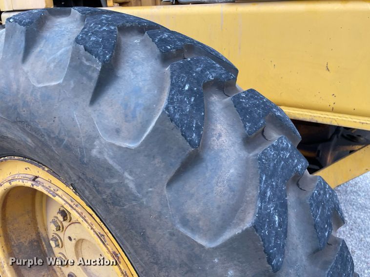 image for item MS9692 1984 John Deere 670A  motor grader