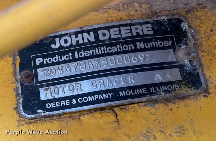 image for item MS9692 1984 John Deere 670A  motor grader