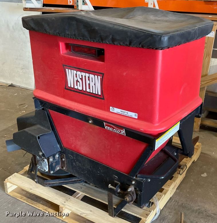 2007 Western ProFlo 2 spreader in Ellsworth , KS Item MS9716 sold