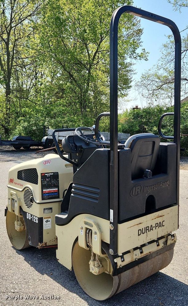 image for item MW9730 Ingersoll Rand DD12S  double drum vibratory roller