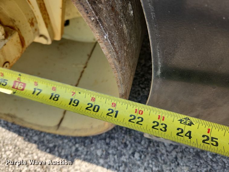 image for item MW9730 Ingersoll Rand DD12S  double drum vibratory roller