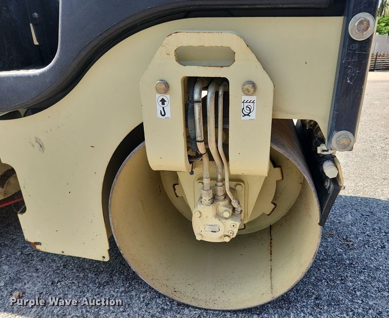 image for item MW9730 Ingersoll Rand DD12S  double drum vibratory roller