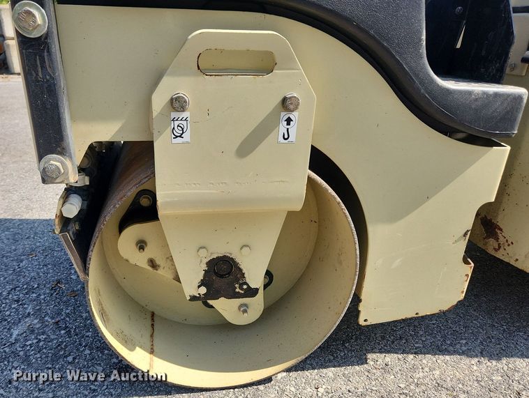 image for item MW9730 Ingersoll Rand DD12S  double drum vibratory roller