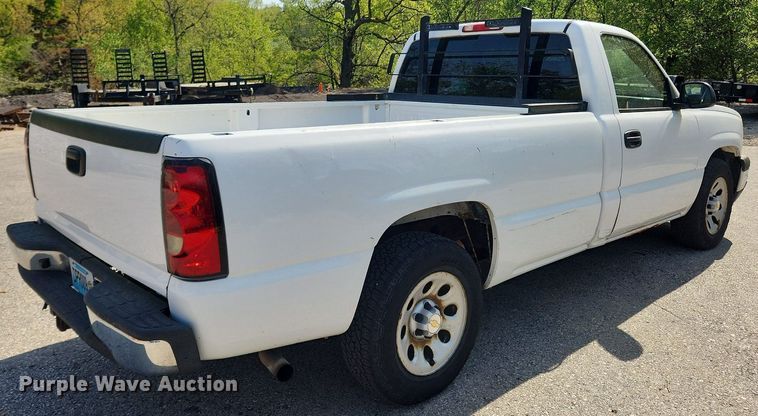 image for item MW9731 2005 Chevrolet Silverado 1500  pickup truck