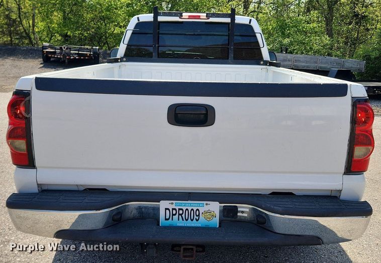 image for item MW9731 2005 Chevrolet Silverado 1500  pickup truck