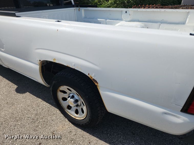 image for item MW9731 2005 Chevrolet Silverado 1500  pickup truck