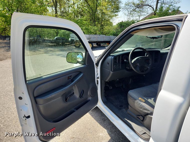 image for item MW9731 2005 Chevrolet Silverado 1500  pickup truck