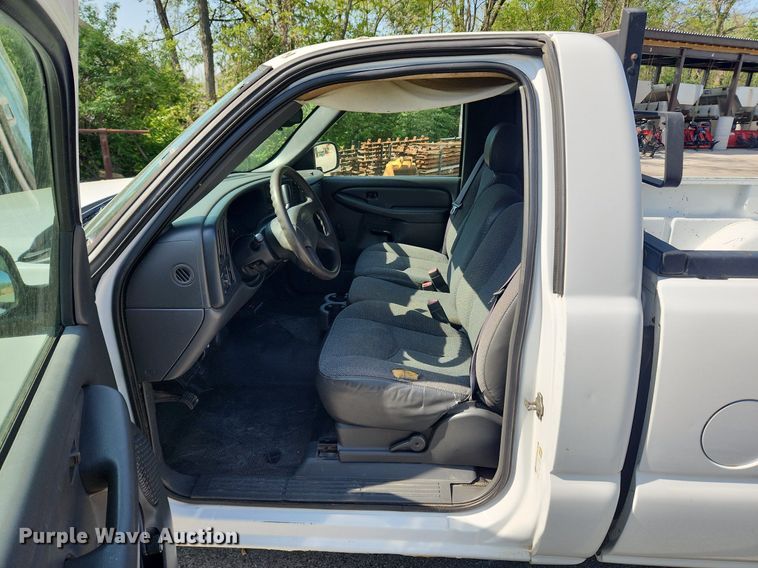 image for item MW9731 2005 Chevrolet Silverado 1500  pickup truck