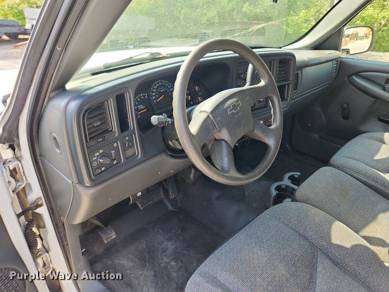 image for item MW9731 2005 Chevrolet Silverado 1500  pickup truck