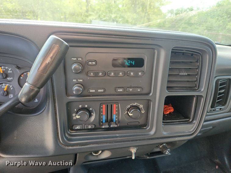 image for item MW9731 2005 Chevrolet Silverado 1500  pickup truck