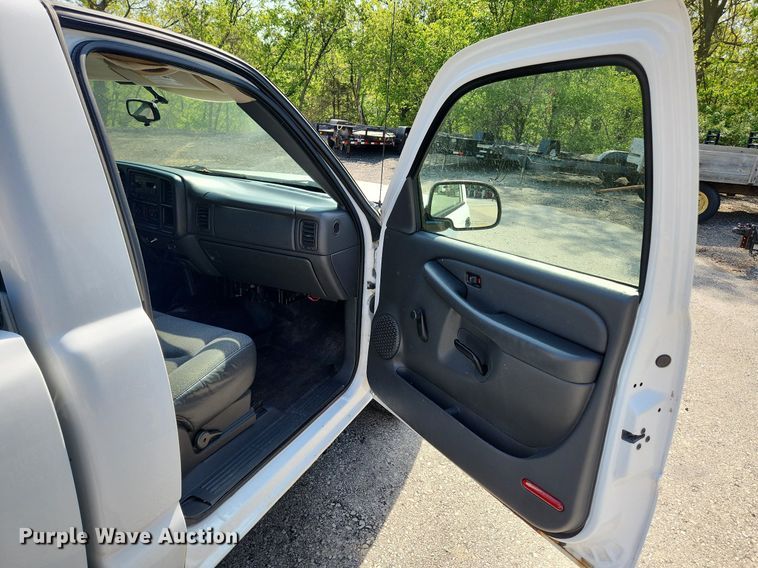 image for item MW9731 2005 Chevrolet Silverado 1500  pickup truck