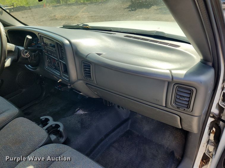 image for item MW9731 2005 Chevrolet Silverado 1500  pickup truck