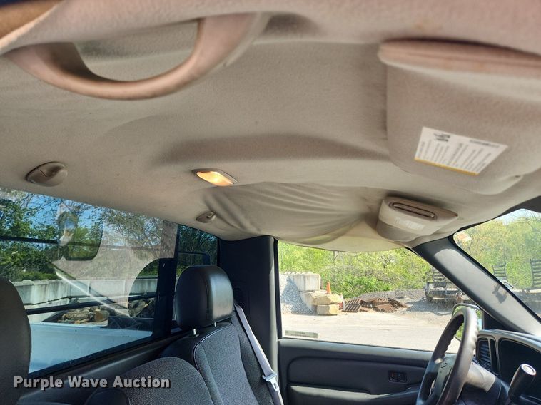 image for item MW9731 2005 Chevrolet Silverado 1500  pickup truck