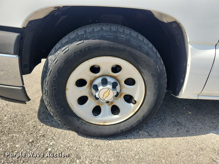 image for item MW9731 2005 Chevrolet Silverado 1500  pickup truck