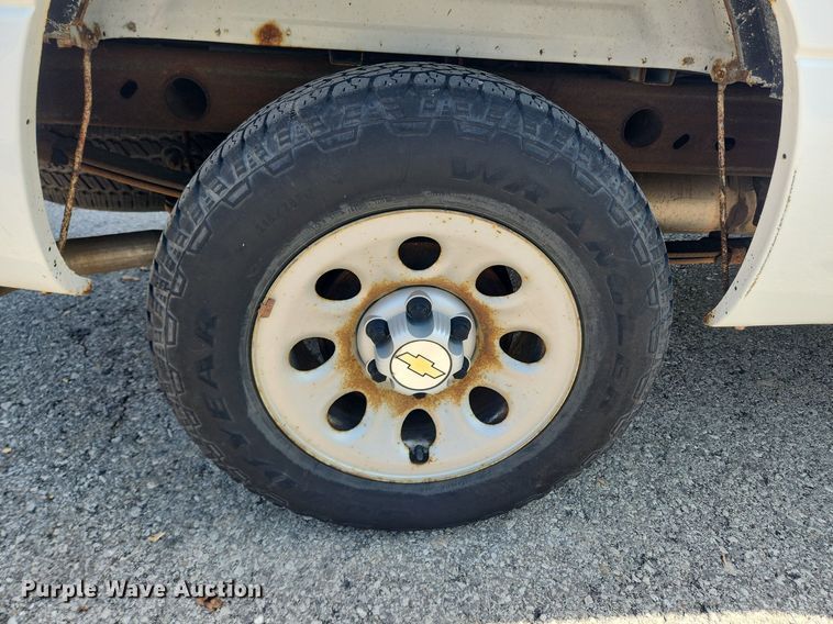 image for item MW9731 2005 Chevrolet Silverado 1500  pickup truck
