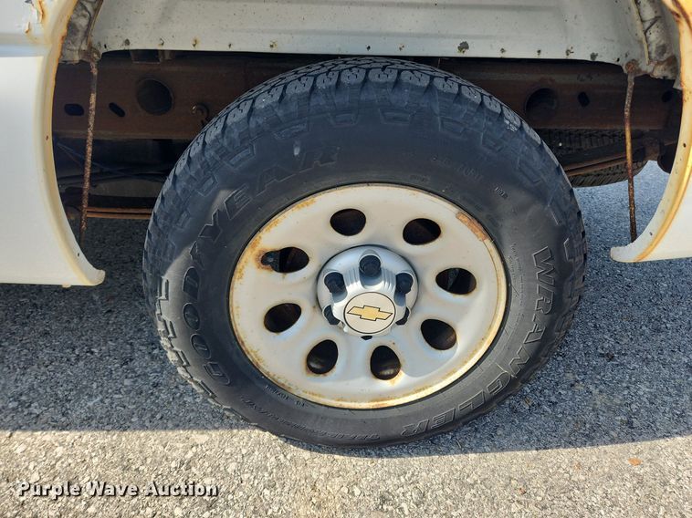 image for item MW9731 2005 Chevrolet Silverado 1500  pickup truck