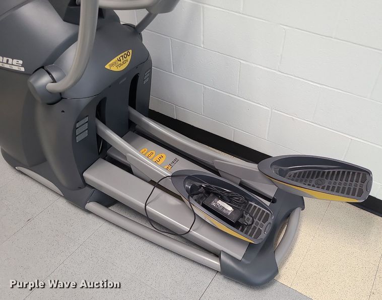 image for item MX9748 Octane Fitness Pro4700 Touch  eliptical