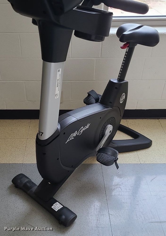image for item MX9749 Life Fitness Lifecycle  stationary bike