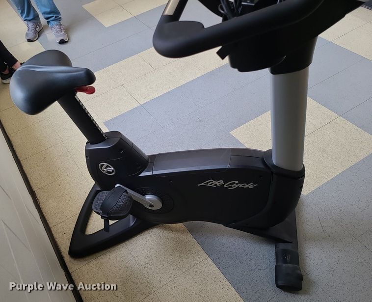 image for item MX9749 Life Fitness Lifecycle  stationary bike