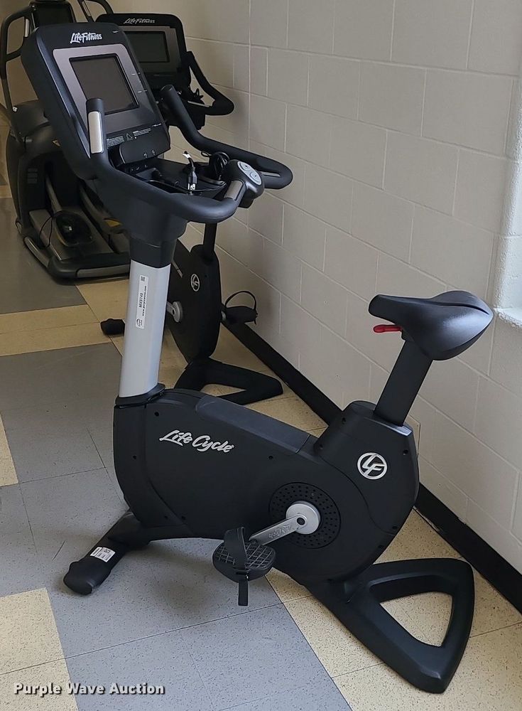 image for item MX9749 Life Fitness Lifecycle  stationary bike