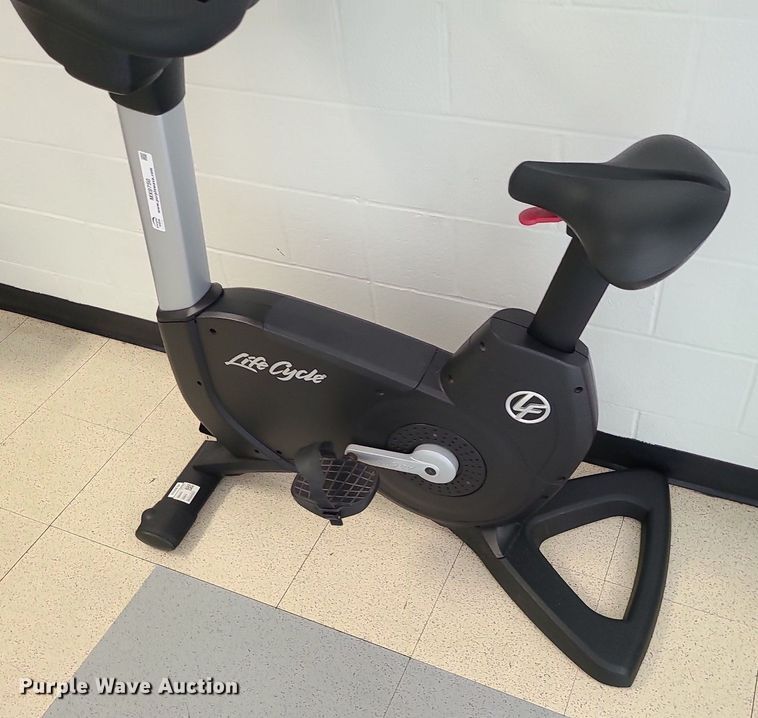image for item MX9750 Life Fitness Lifecycle  stationary bike