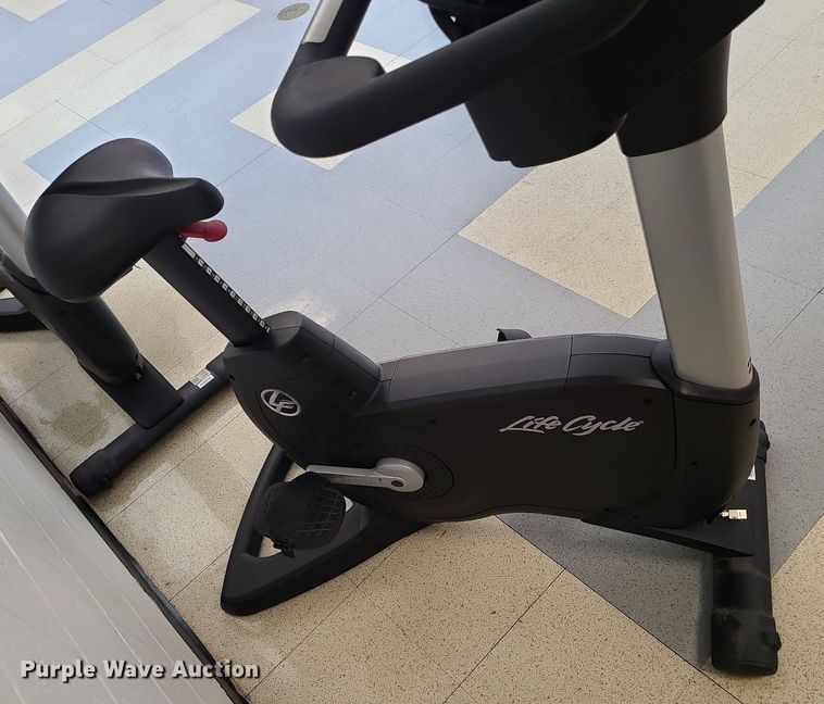 image for item MX9750 Life Fitness Lifecycle  stationary bike