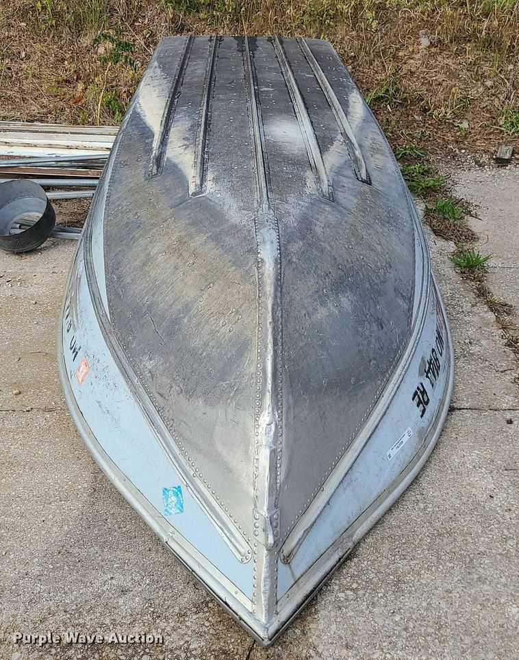 image for item MX9764 Lowe  boat