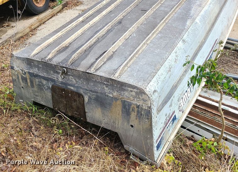 image for item MX9764 Lowe  boat