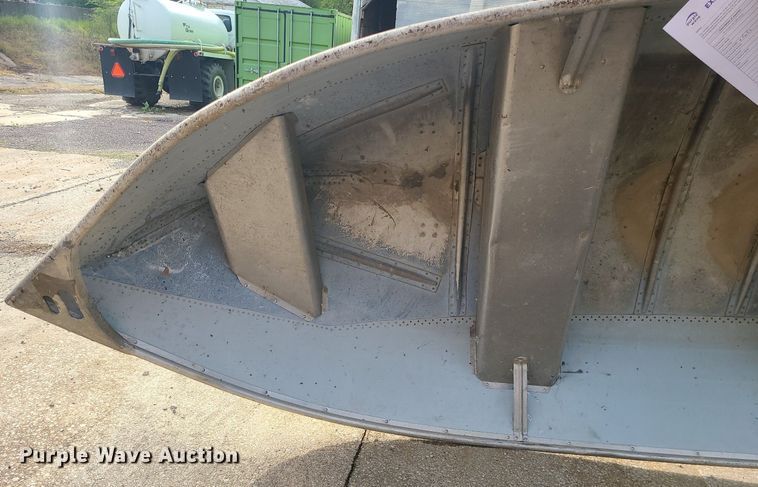 image for item MX9764 Lowe  boat