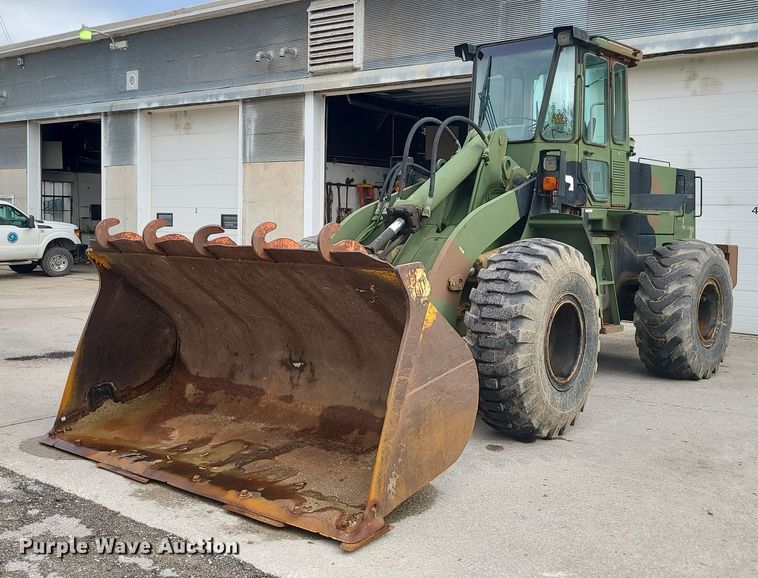 image for item MX9768 2001 John Deere 644EZ  wheel loader