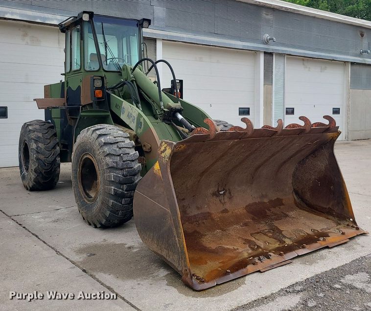 image for item MX9768 2001 John Deere 644EZ  wheel loader