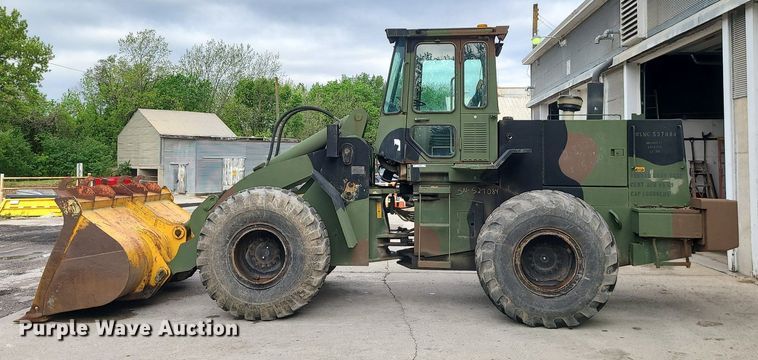 image for item MX9768 2001 John Deere 644EZ  wheel loader