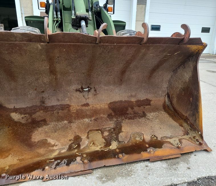 image for item MX9768 2001 John Deere 644EZ  wheel loader