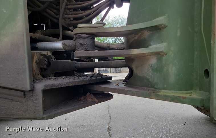 image for item MX9768 2001 John Deere 644EZ  wheel loader