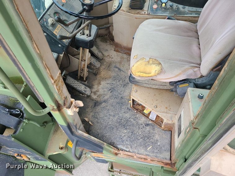 image for item MX9768 2001 John Deere 644EZ  wheel loader